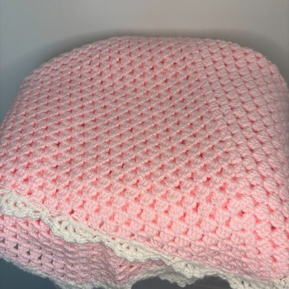Baby Crochet Blanket Handmade Pink White Round - Picture 2 of 3